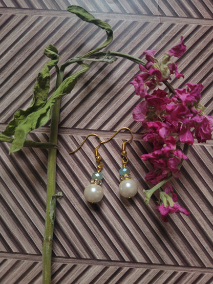2 Bead Dangle Earrings With Large Pearl And Small Blue Stone